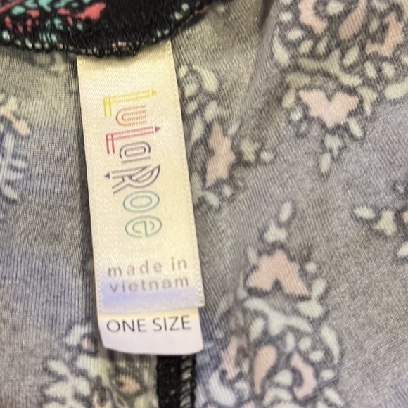 Lularoe one size legging - Picture 3 of 4